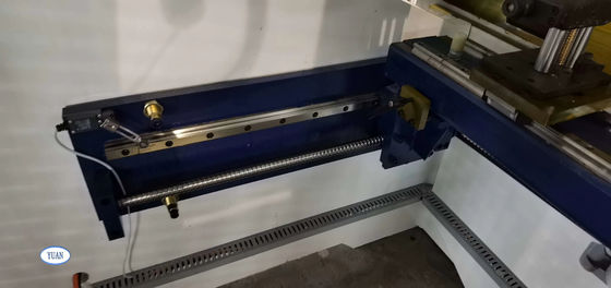 Paslanmaz Çelik Bükme için 200 Ton CNC Hidrolik Abkant 15 KW 3200 Mm